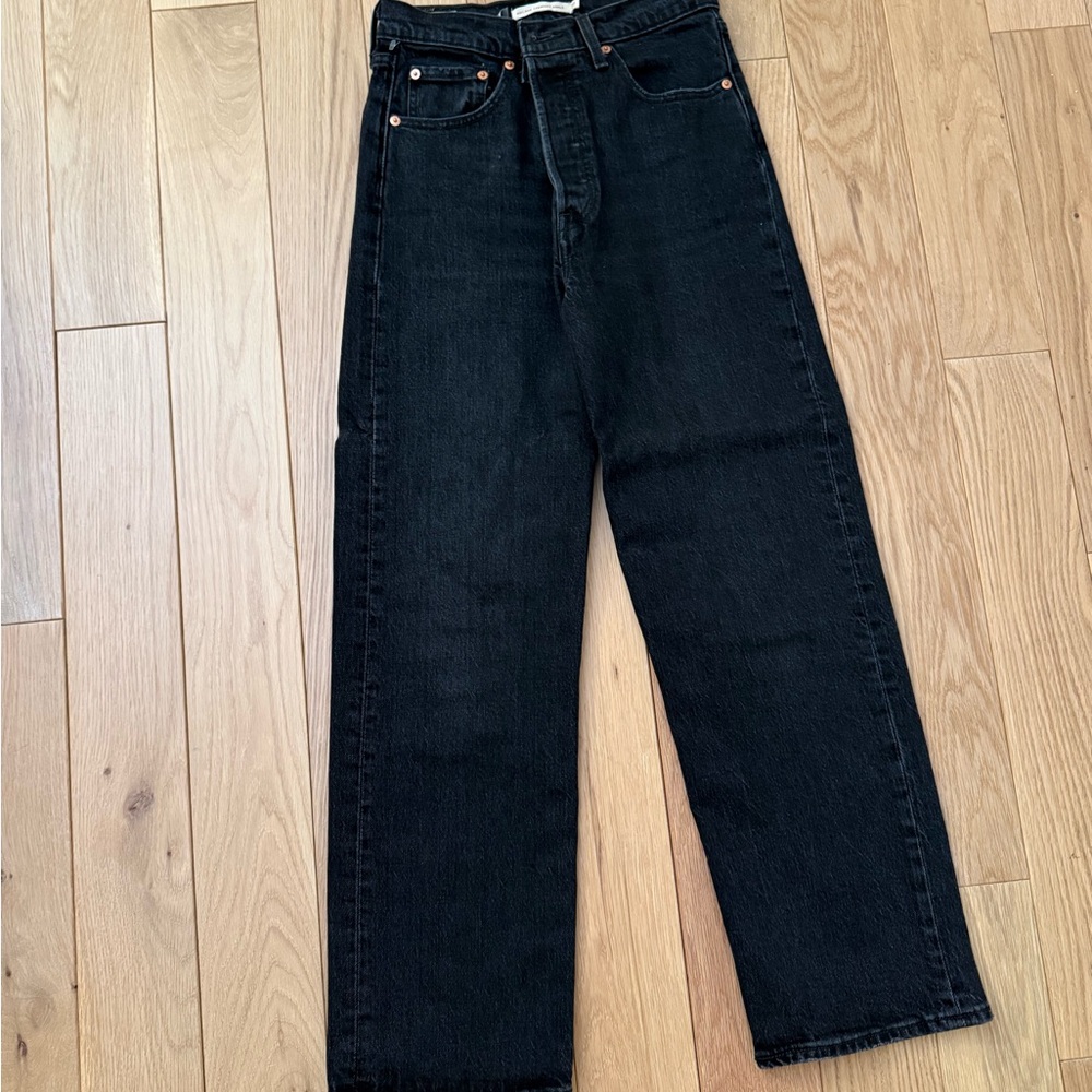 NWOT LEVI’S Ribcage Straight Ankle 27